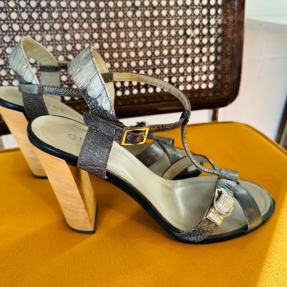 Vintage Gucci crocodile heels - Picture 2 of 8
